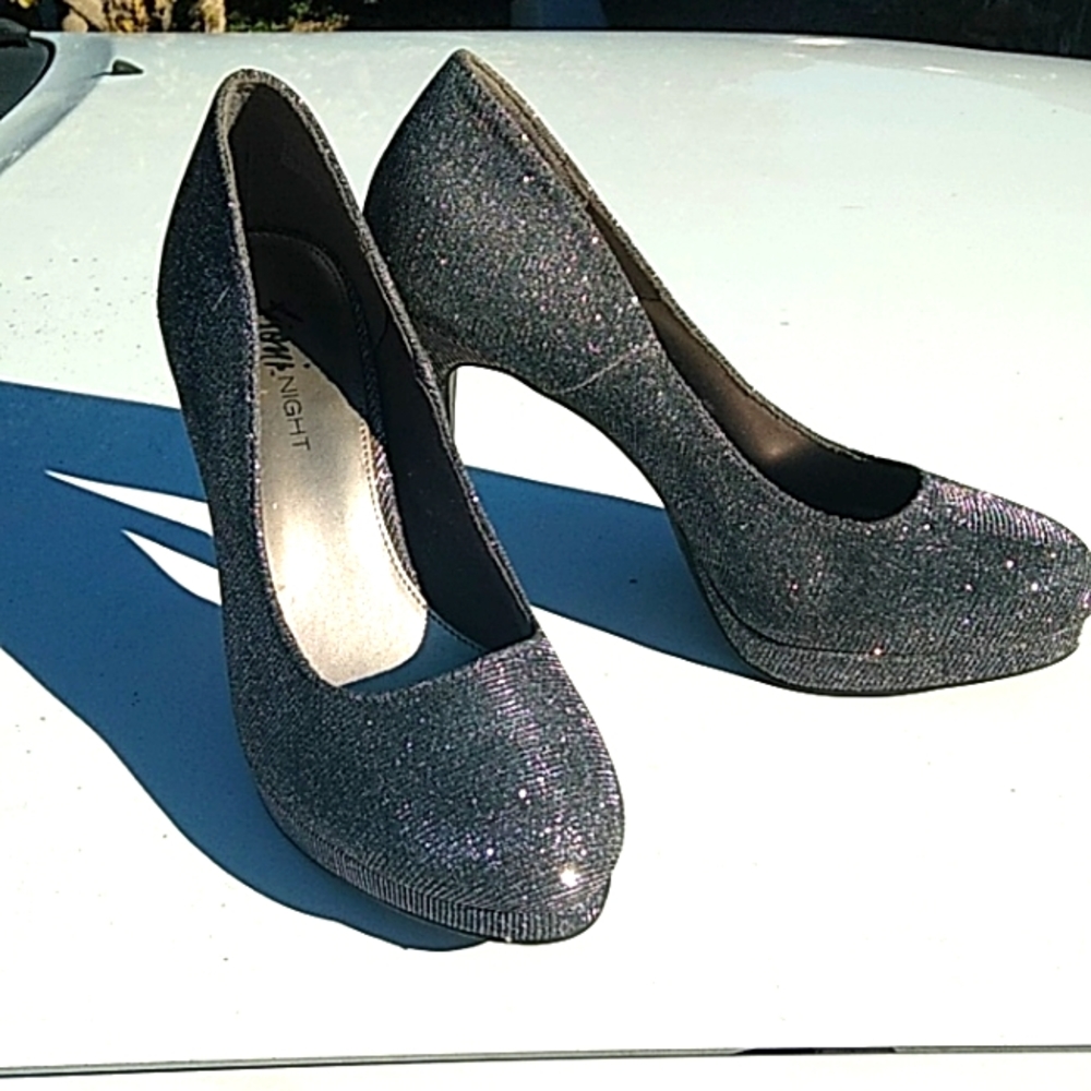 Fioni Night Dress Heels in Metallic Black Sparkle Size 9
